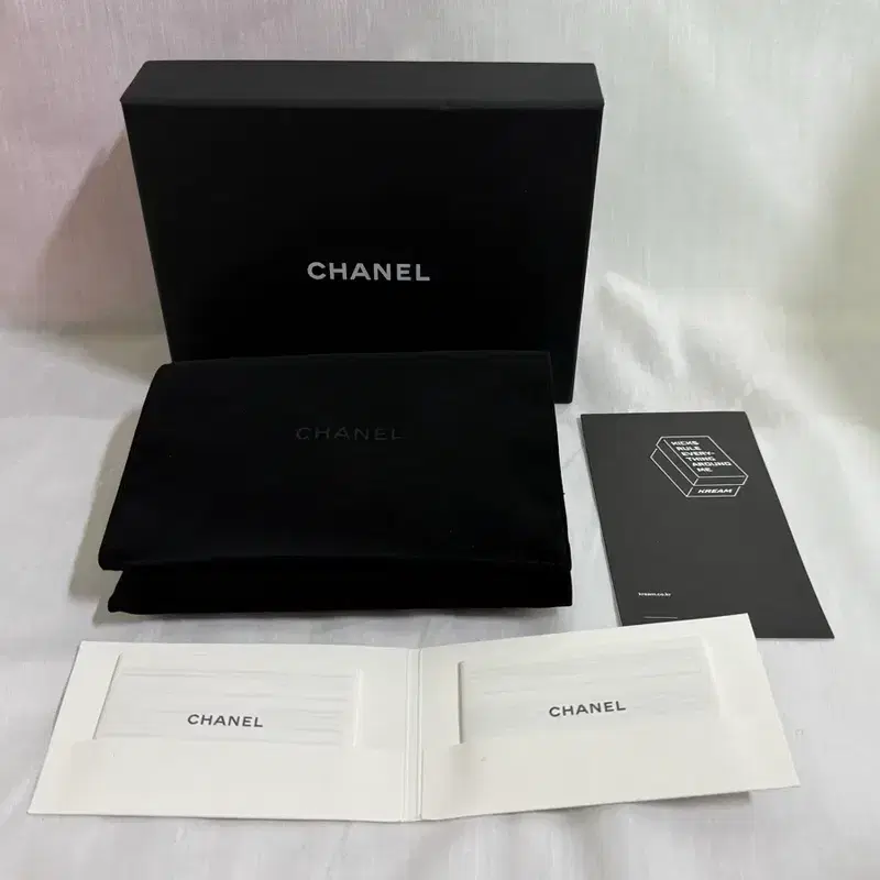 샤넬 클래식 캐비어 반지갑 은장 (chanel) 8