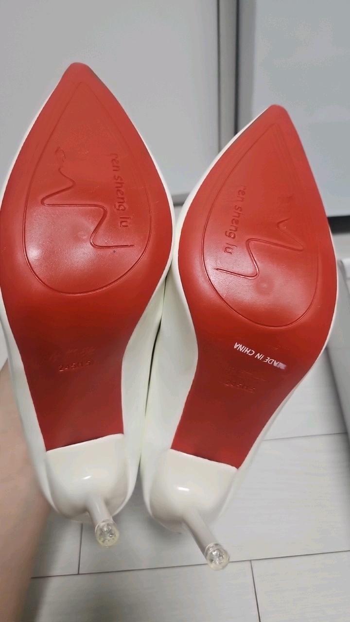 에나멜 화이트 하이힐 펌프스 4