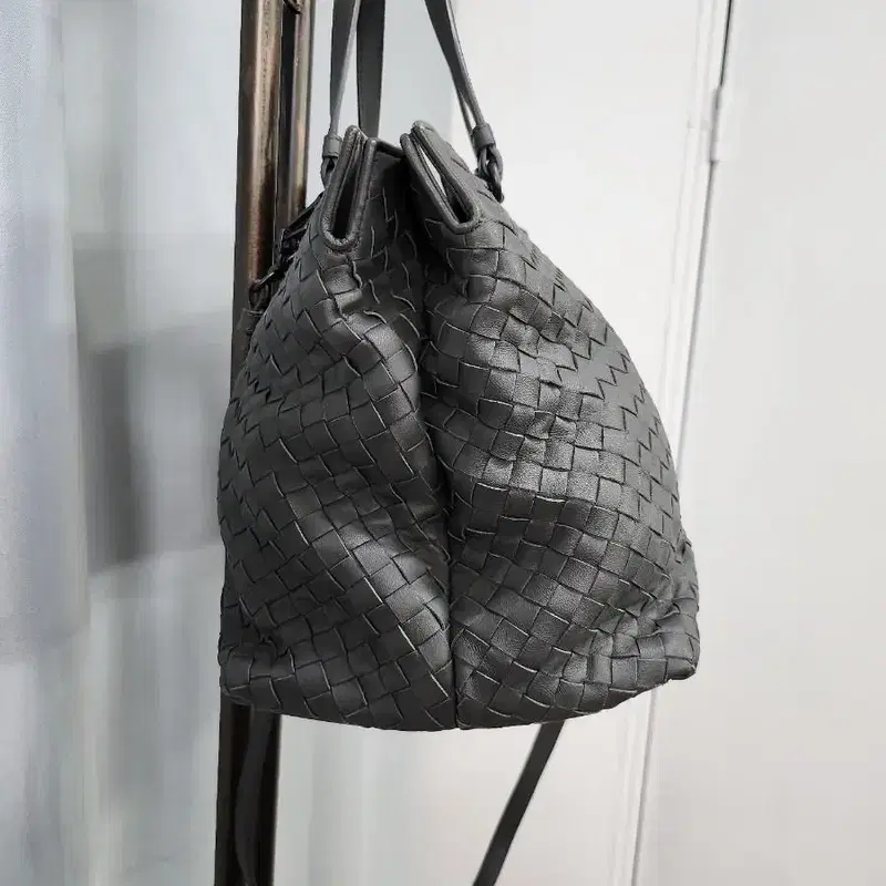 보테가베네타 인트레치아토 라지 탑핸들 투웨이백 6