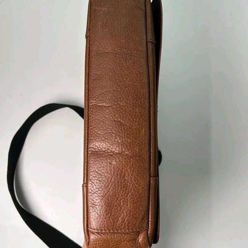 FOSSIL 레더 메신저백 브라운 4