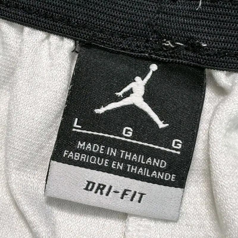 NIKE AIR JORDAN 스펠아웃 버뮤다 쇼츠 4