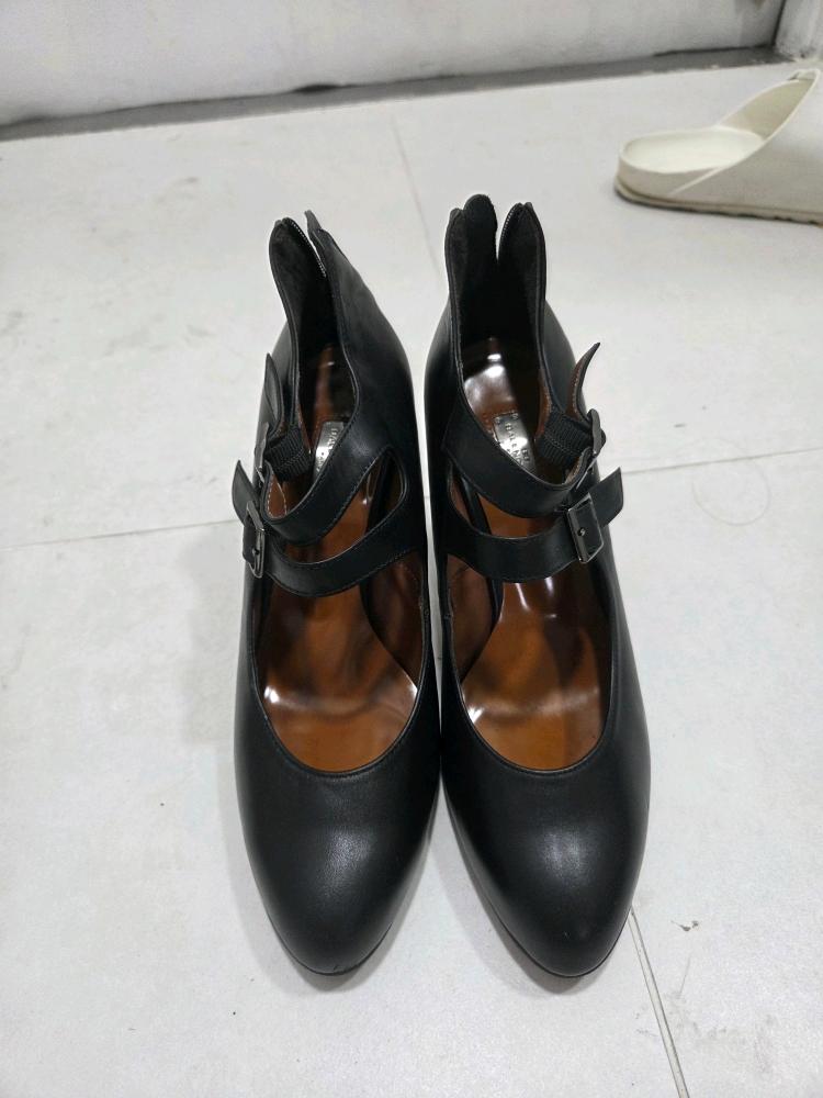 발렌시아가 메리제인 힐 240 4