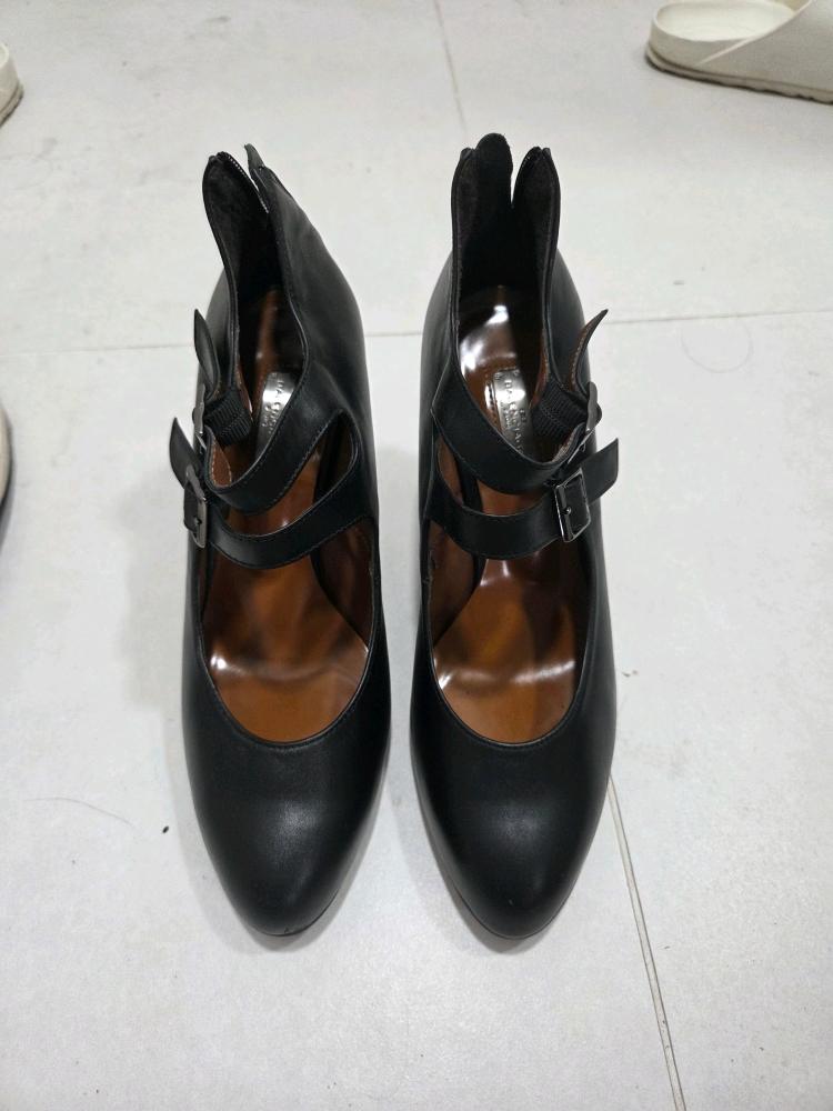 발렌시아가 메리제인 힐 240 3