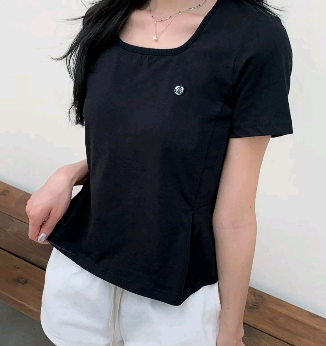 쥬시쥬디 스퀘어넥페플럼티셔츠 2