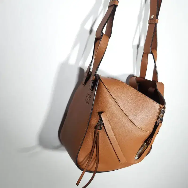 [LOEWE 로에베] 해먹백 숄더백 4