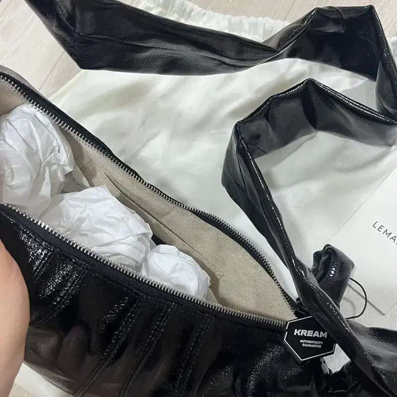 르메르 스몰 크루아상 백 코티드 코튼 블랙 스몰 3
