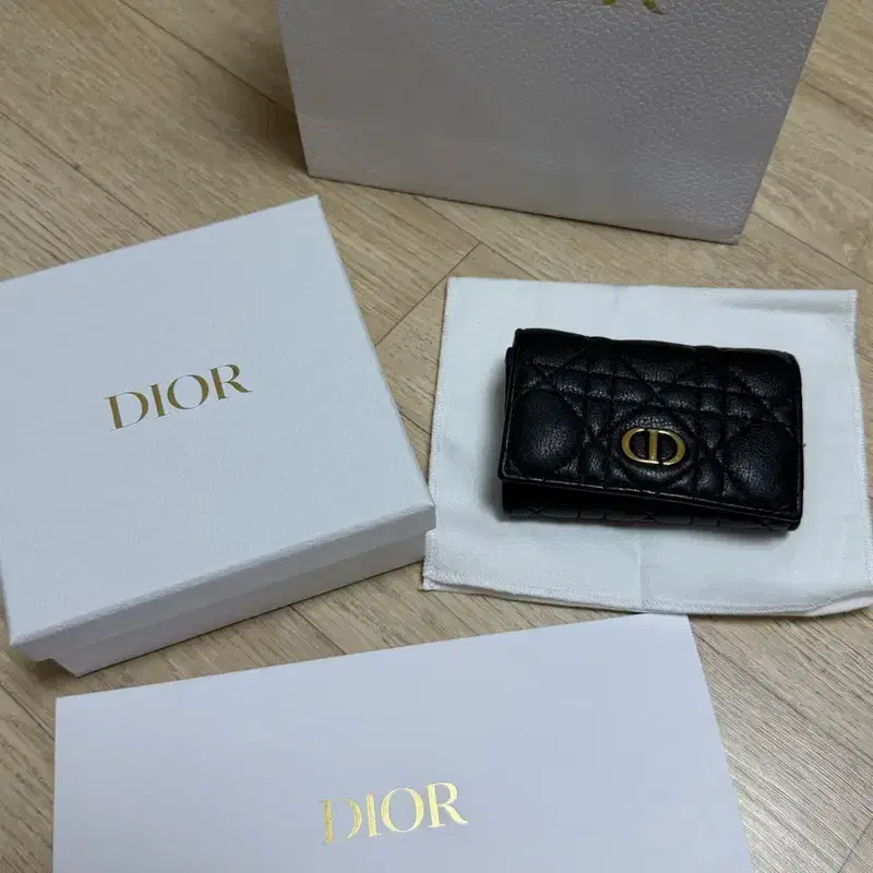 Dior Caro Glycine 지갑 블랙 서플 까나쥬 송아지 가죽 2