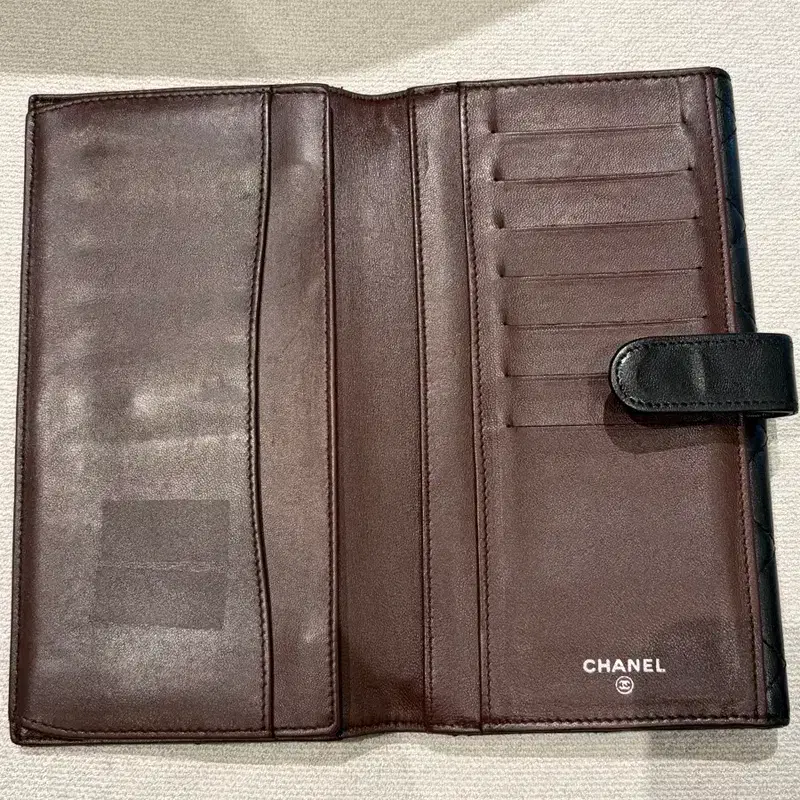 샤넬 블랙 클래식 램스킨 장지갑 4