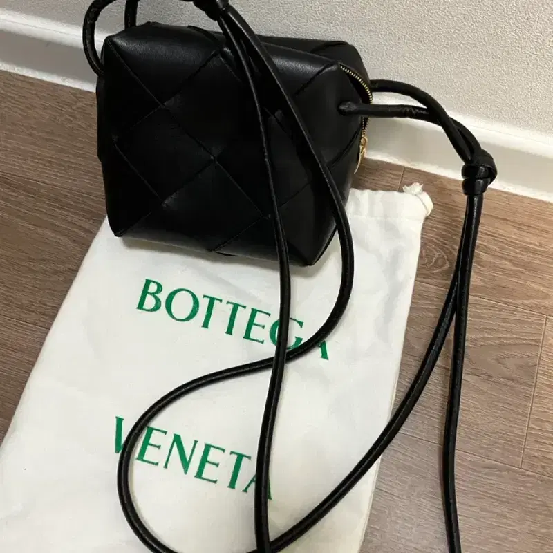보테가베네타 미니 카세트 카메라백 3