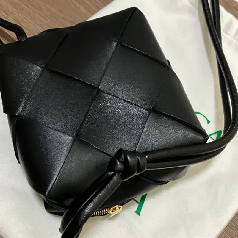 보테가베네타 미니 카세트 카메라백 6