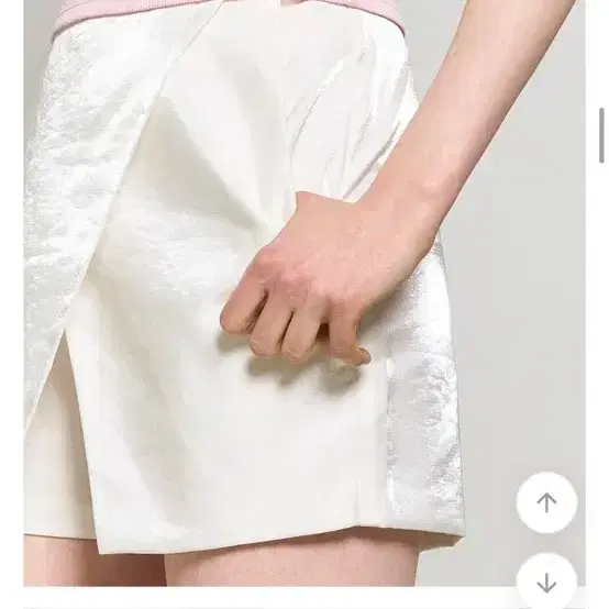(새상품) 제너럴아이디어 글로시 쇼츠 m 6