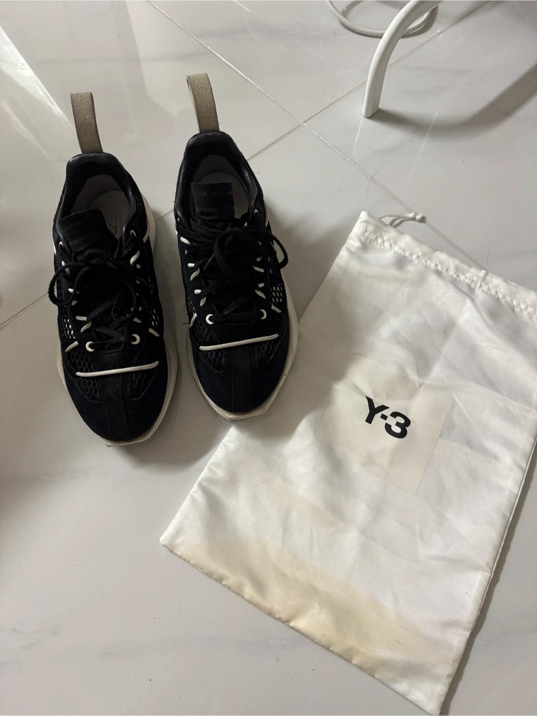 Y-3 블랙 스웨이드 메쉬 운동화 2