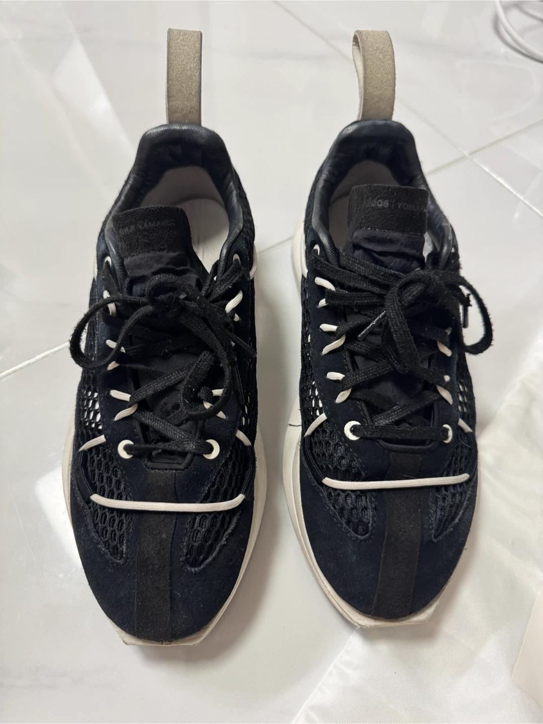 Y-3 블랙 스웨이드 메쉬 운동화 3