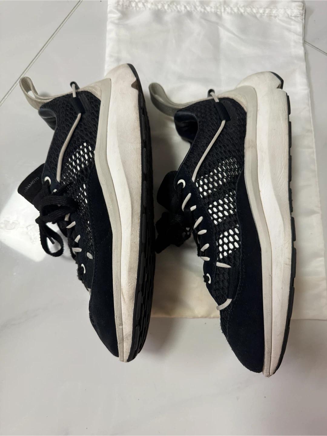 Y-3 블랙 스웨이드 메쉬 운동화 6