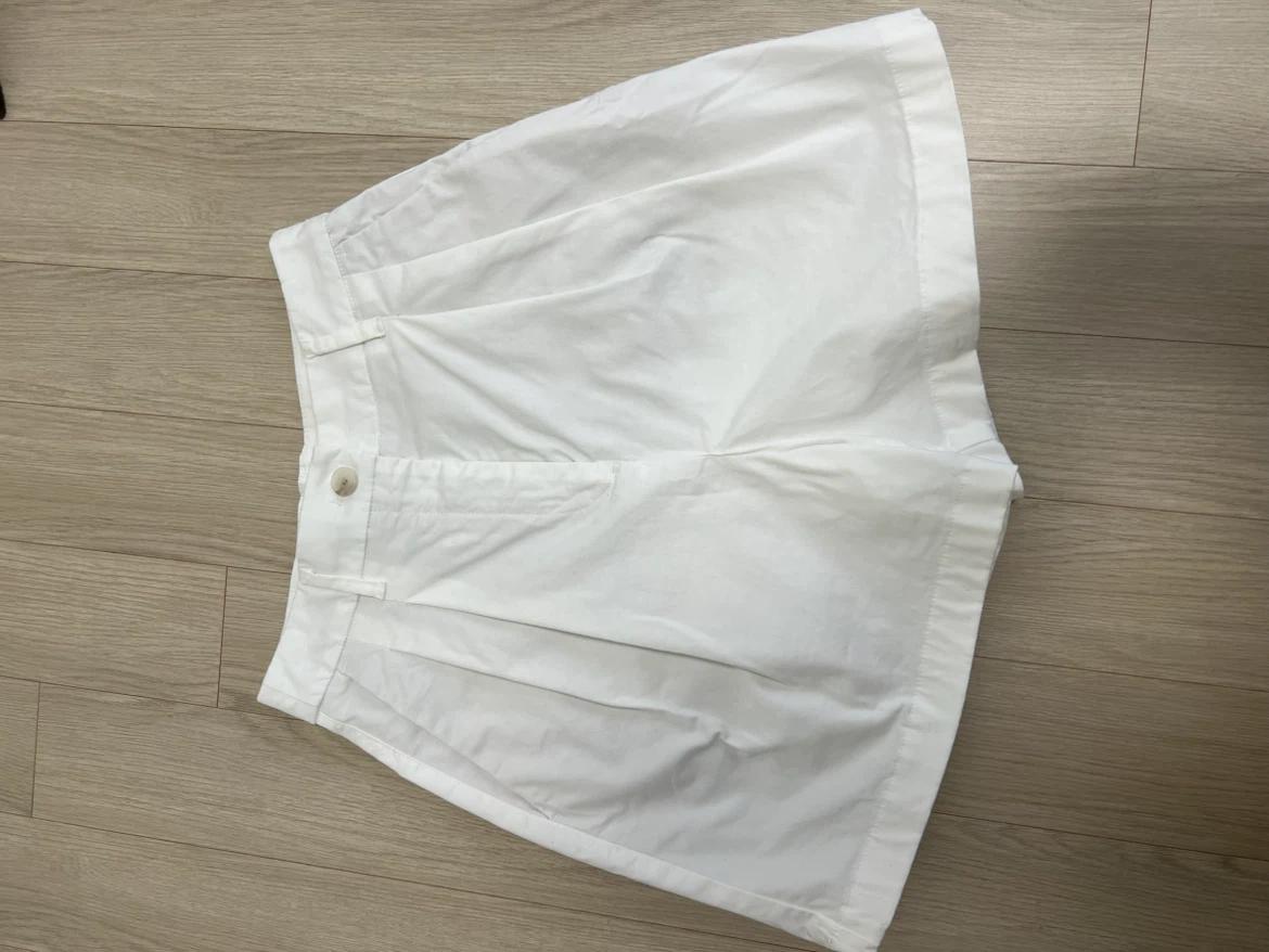 무신사 스탠다드 화이트 핀턱 반바지 2