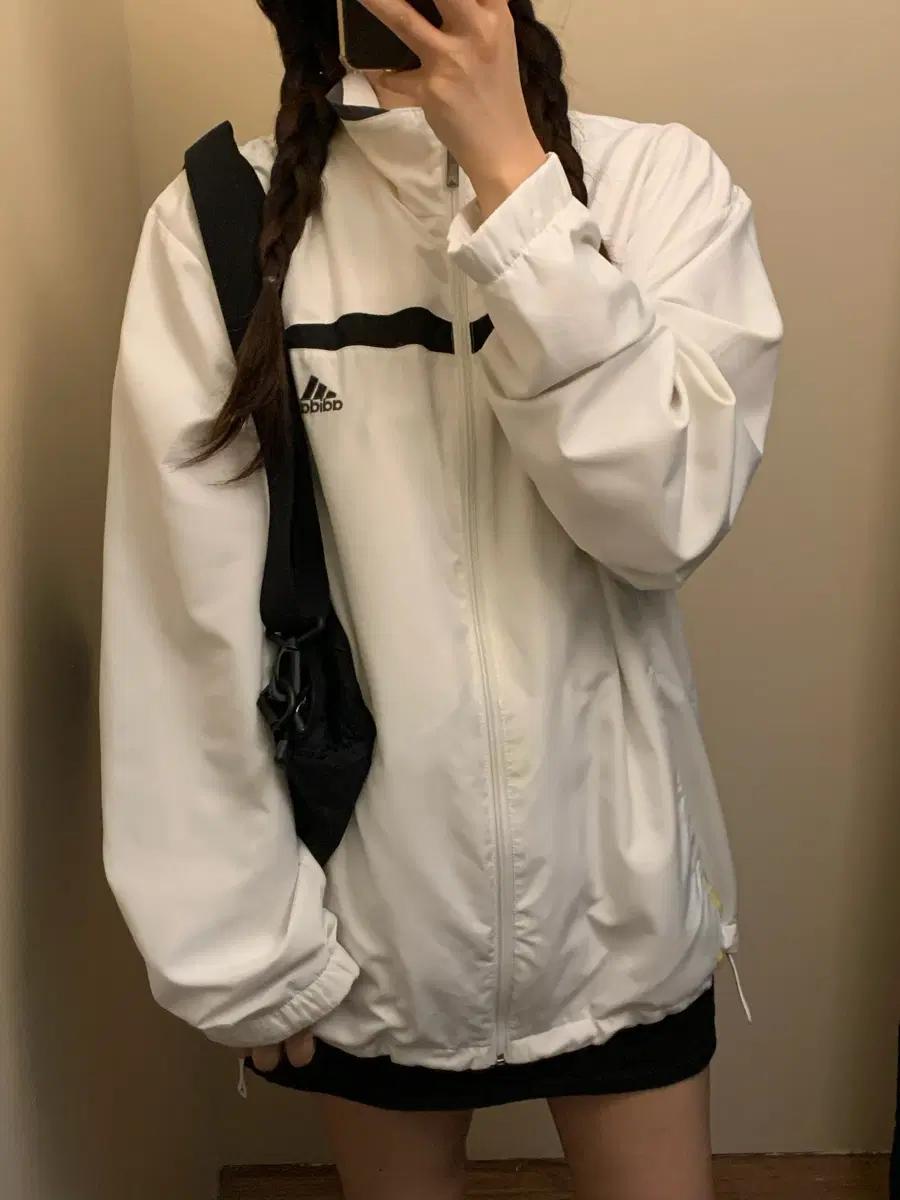 아디다스 화이트 바람막이 7