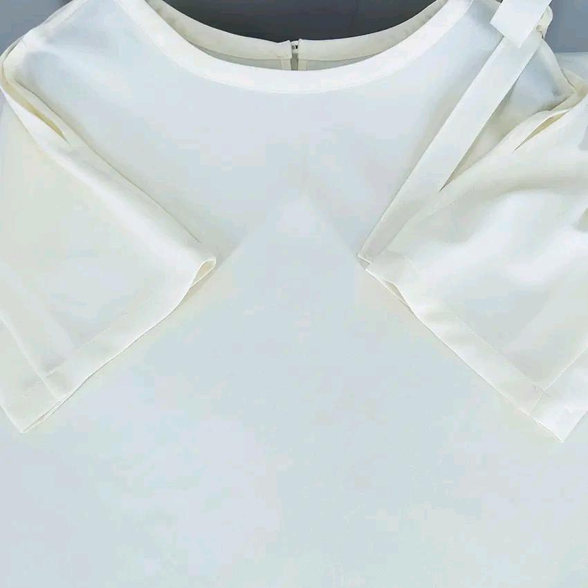 SJSJ 여 여름 하단펀칭 소매트임 반팔블라우스 크림 (HU46490) 4