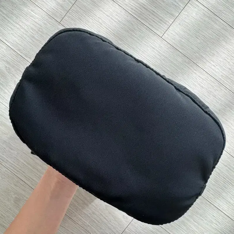 프라다 테수토 나일론 파우치 4