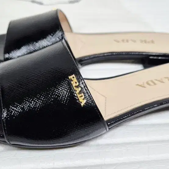 PRADA 프라다 사피아노 뮬 슬리퍼 36사이즈 230 4