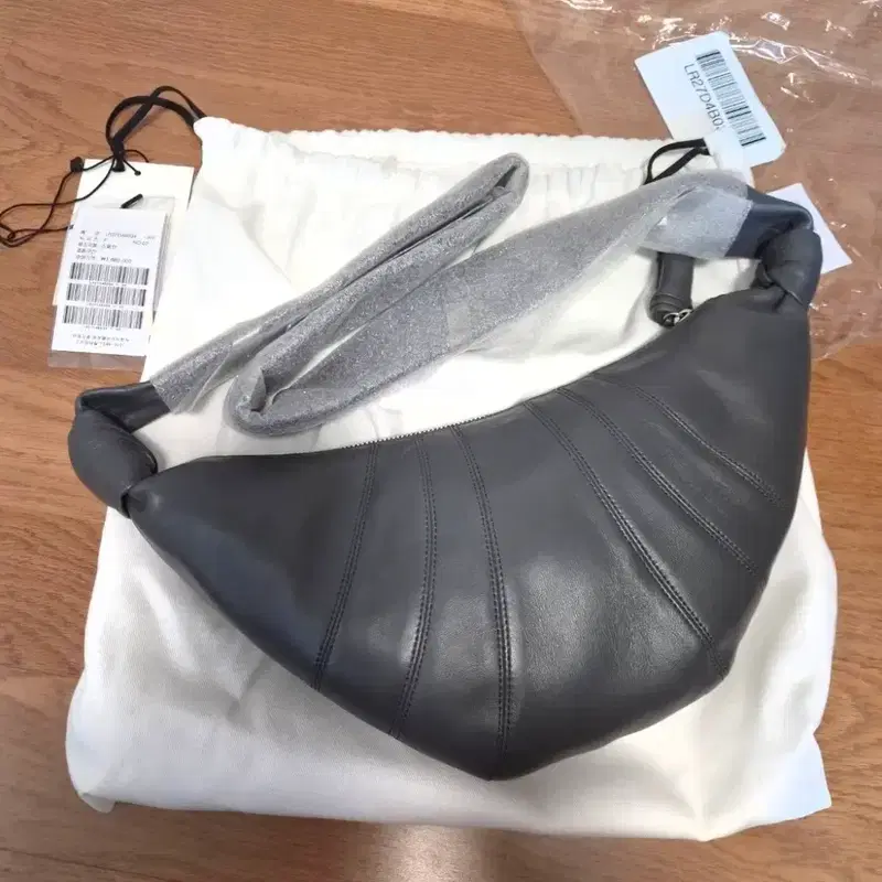 르메르 크루아상 백 스몰 아스팔트 그레이 (양가죽) 새상품 2
