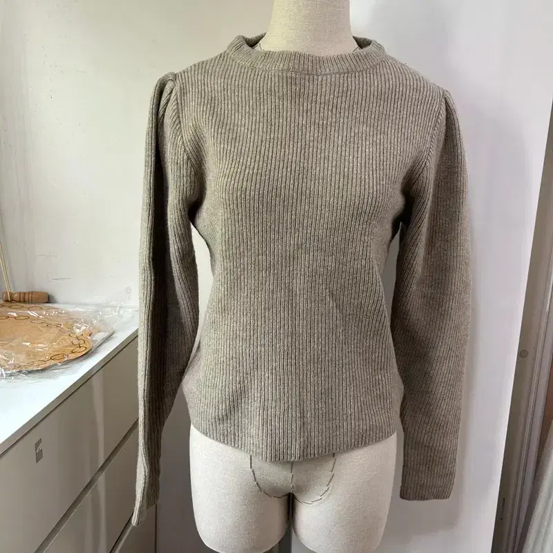 플로움 Puff Sleeve Knit 퍼프소매니트 2
