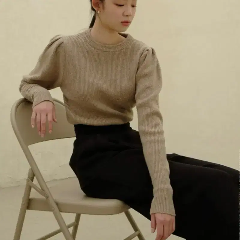 플로움 Puff Sleeve Knit 퍼프소매니트 3