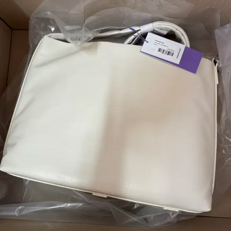 파인드카푸어 펀칭오버백 아이보리 새상품 4
