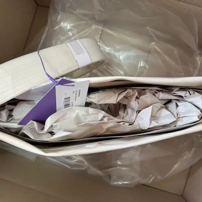 파인드카푸어 펀칭오버백 아이보리 새상품 5