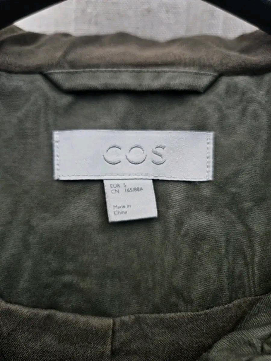 COS  카키색 코트 후드 야상.522 4