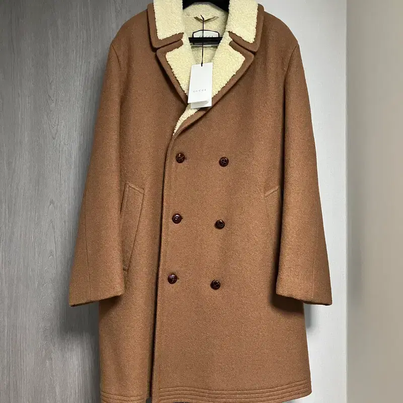 GUCCI 구찌 쇼라인 꿀벌 무스탕 코트 새상품 2