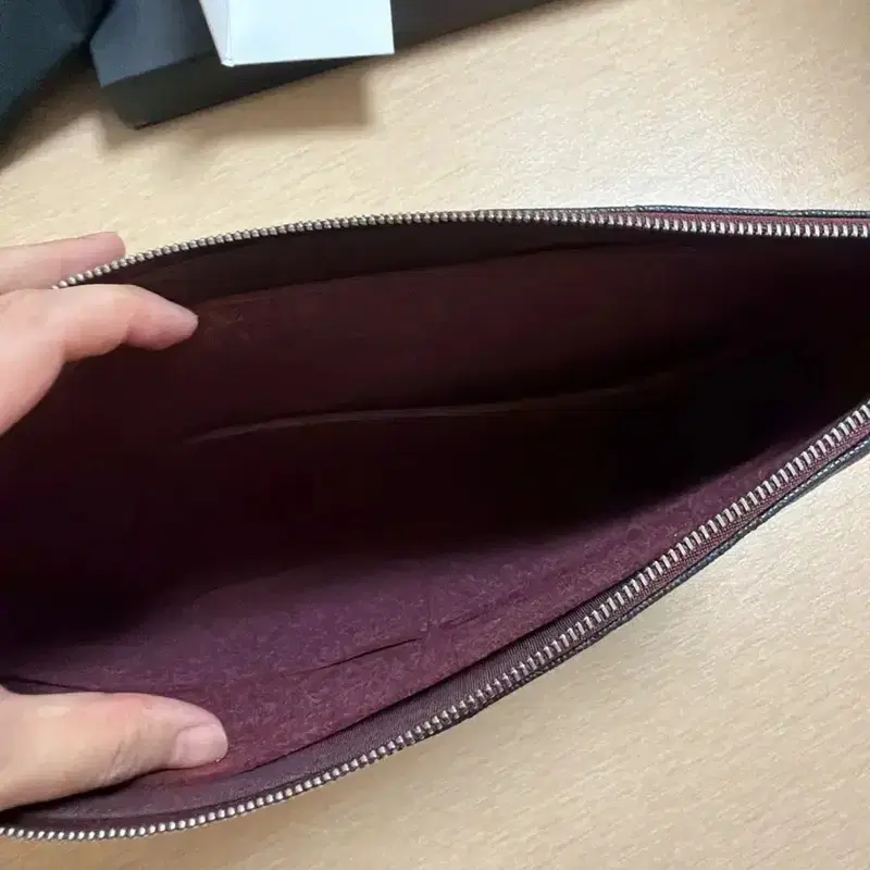 샤넬 클래식 캐비어 은장 클러치 라지 3