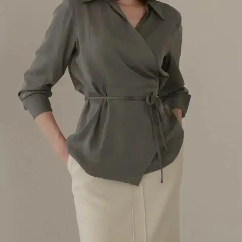 더실루엣(현 시에 SIE) 실키 랩셔츠 2