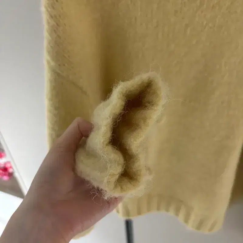 론론 HEART SLEEVE KNIT 하트 니트 옐로우 6
