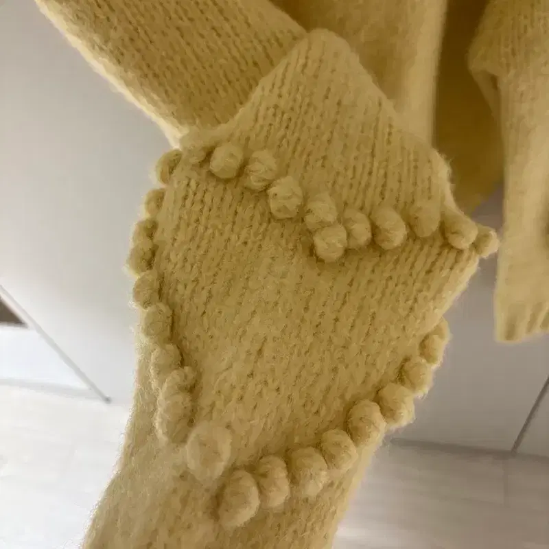 론론 HEART SLEEVE KNIT 하트 니트 옐로우 7