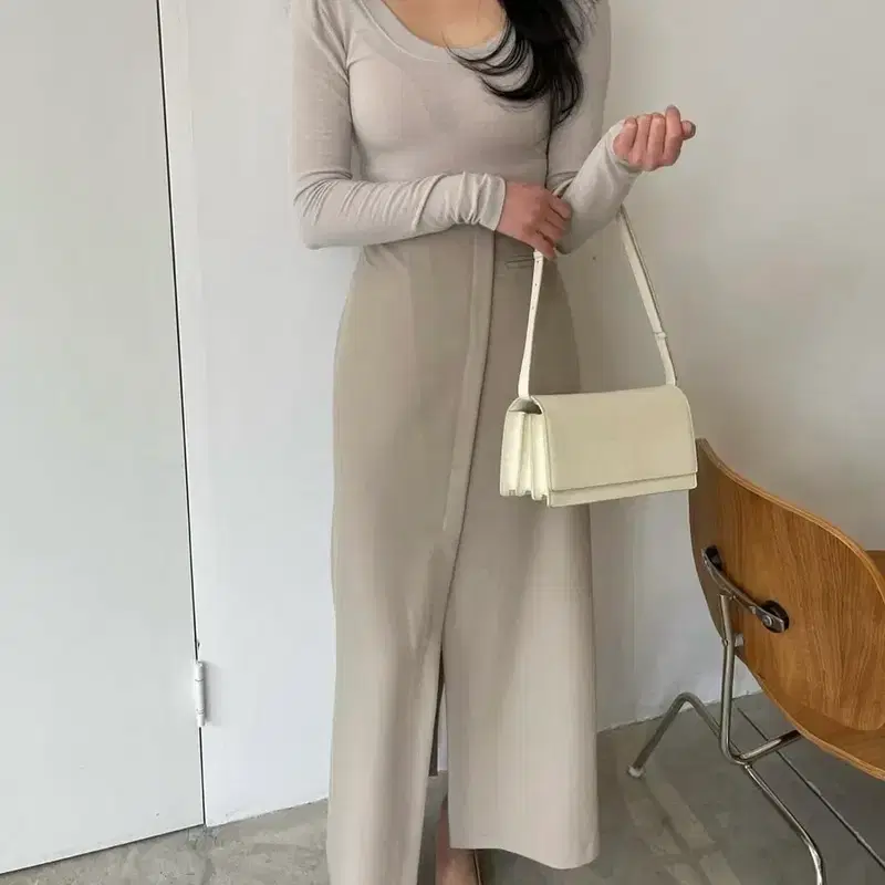 폴뉴아 미니 트라이백 아이보리 4
