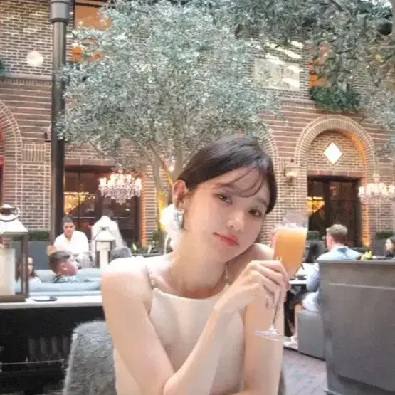 아비에무아 펄 엠벨리쉬드 슬리브리스 니티드 탑 3