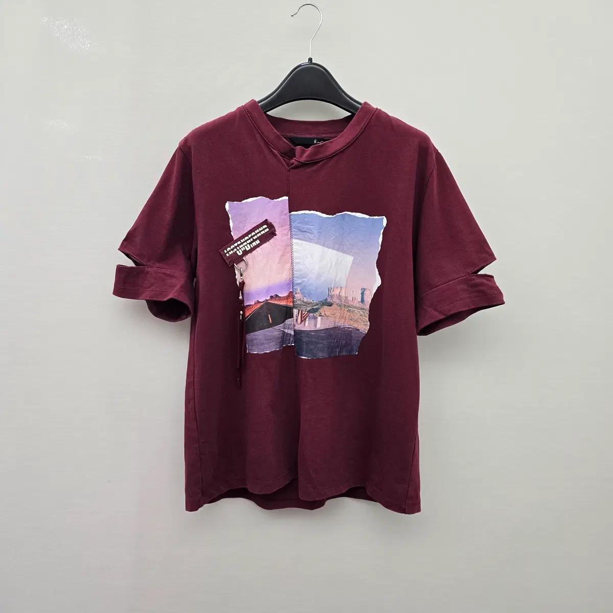 지컷 슬릿 절개 반팔 티셔츠 2