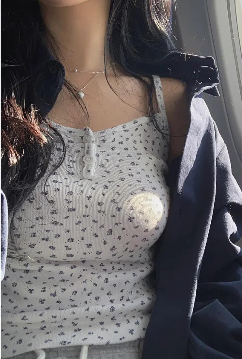 [새상품]유리에 히얼유 코지 리프 단작 나시 아이보리 4