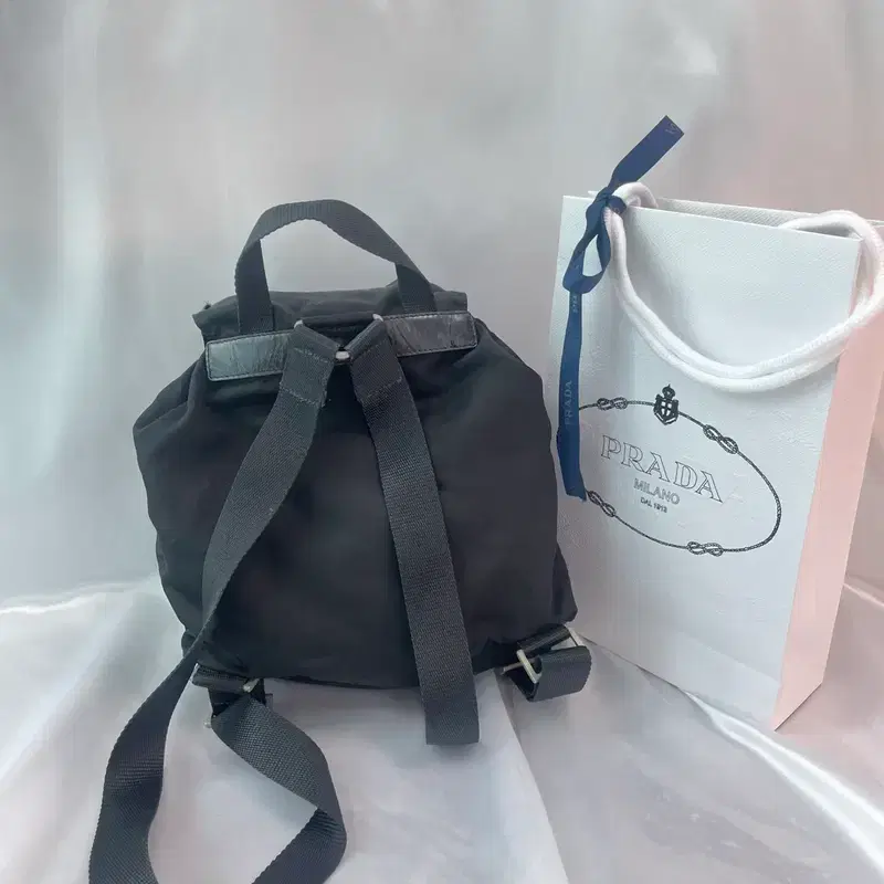 프라다 리나일론 백팩 블랙 스몰 사이즈 + 쇼핑백 포함 7