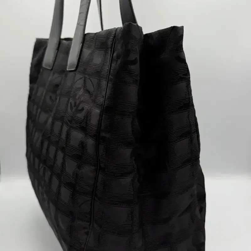 샤넬 CHANEL 뉴트래블라인 CC로고 숄더백 토트백 3