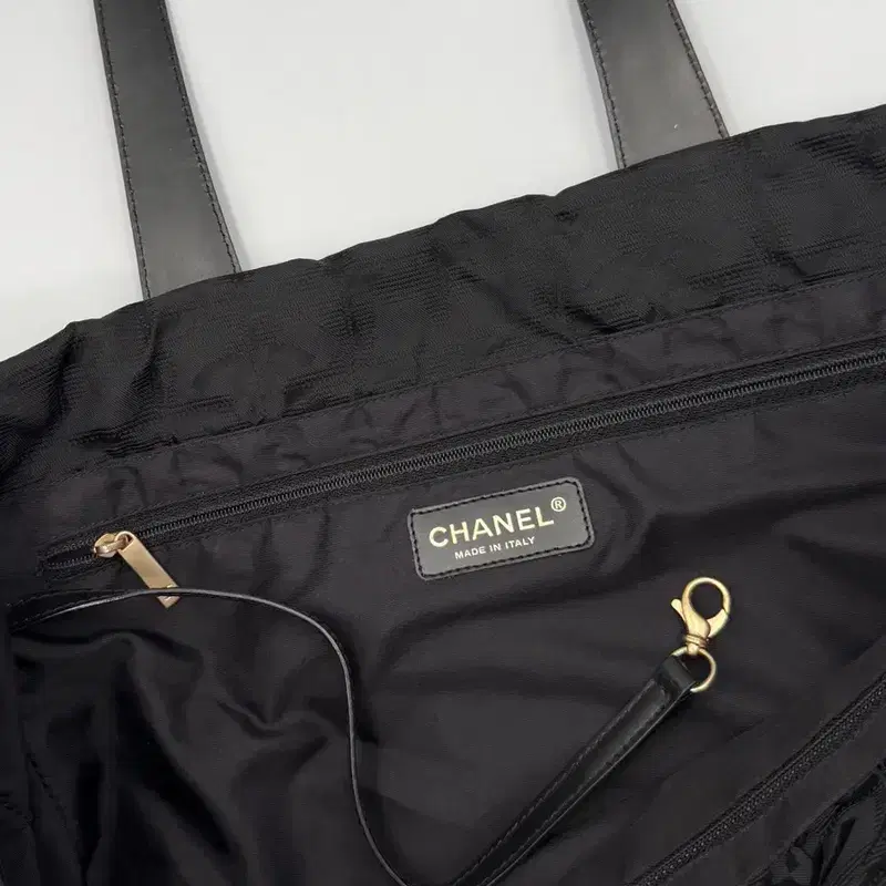 샤넬 CHANEL 뉴트래블라인 CC로고 숄더백 토트백 7