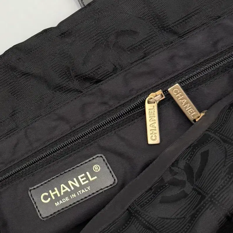 샤넬 CHANEL 뉴트래블라인 CC로고 숄더백 토트백 8