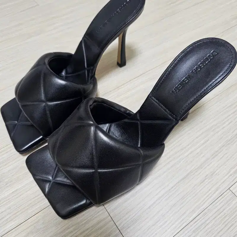 보테가베네타 리도 뮬 블랙 38.5 2
