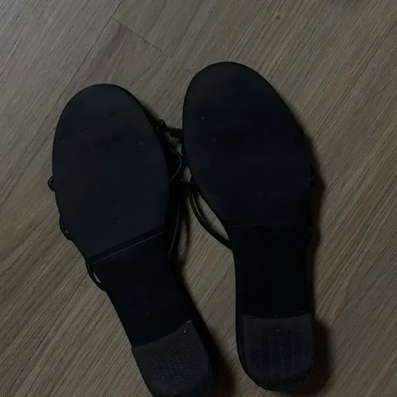 썸웨어버터 Sally Ribbon Mule 9