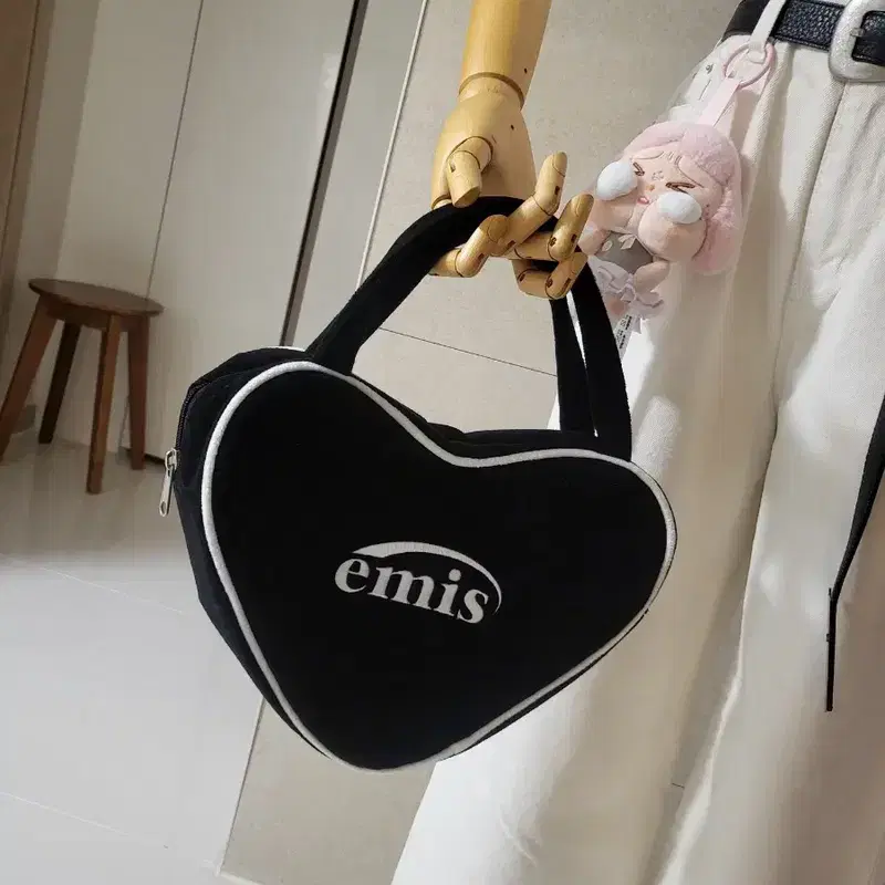 Emis Velour Heart Tote Bag Black 이미스 가방 2