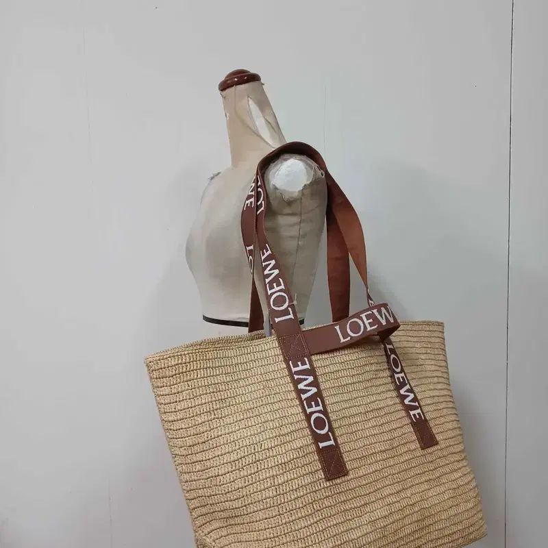 B-10860/로에베 정품 여성용 라피아 폴드 쇼퍼백 3