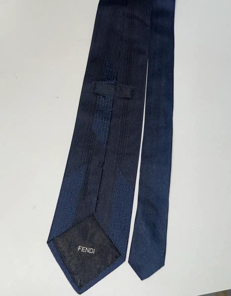 정품 펜디(FENDI) FF 로고 실크 넥타이 네이비 4