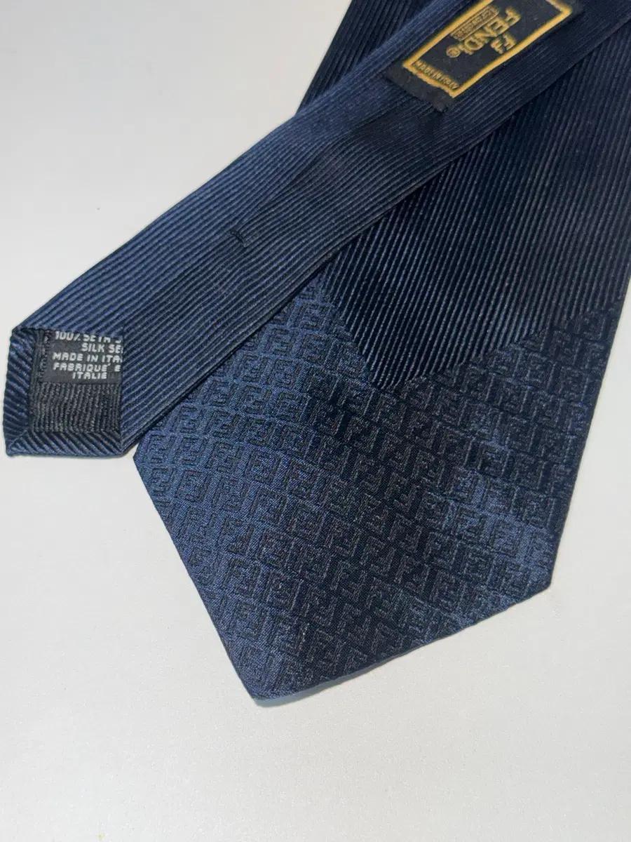 정품 펜디(FENDI) FF 로고 실크 넥타이 네이비 8