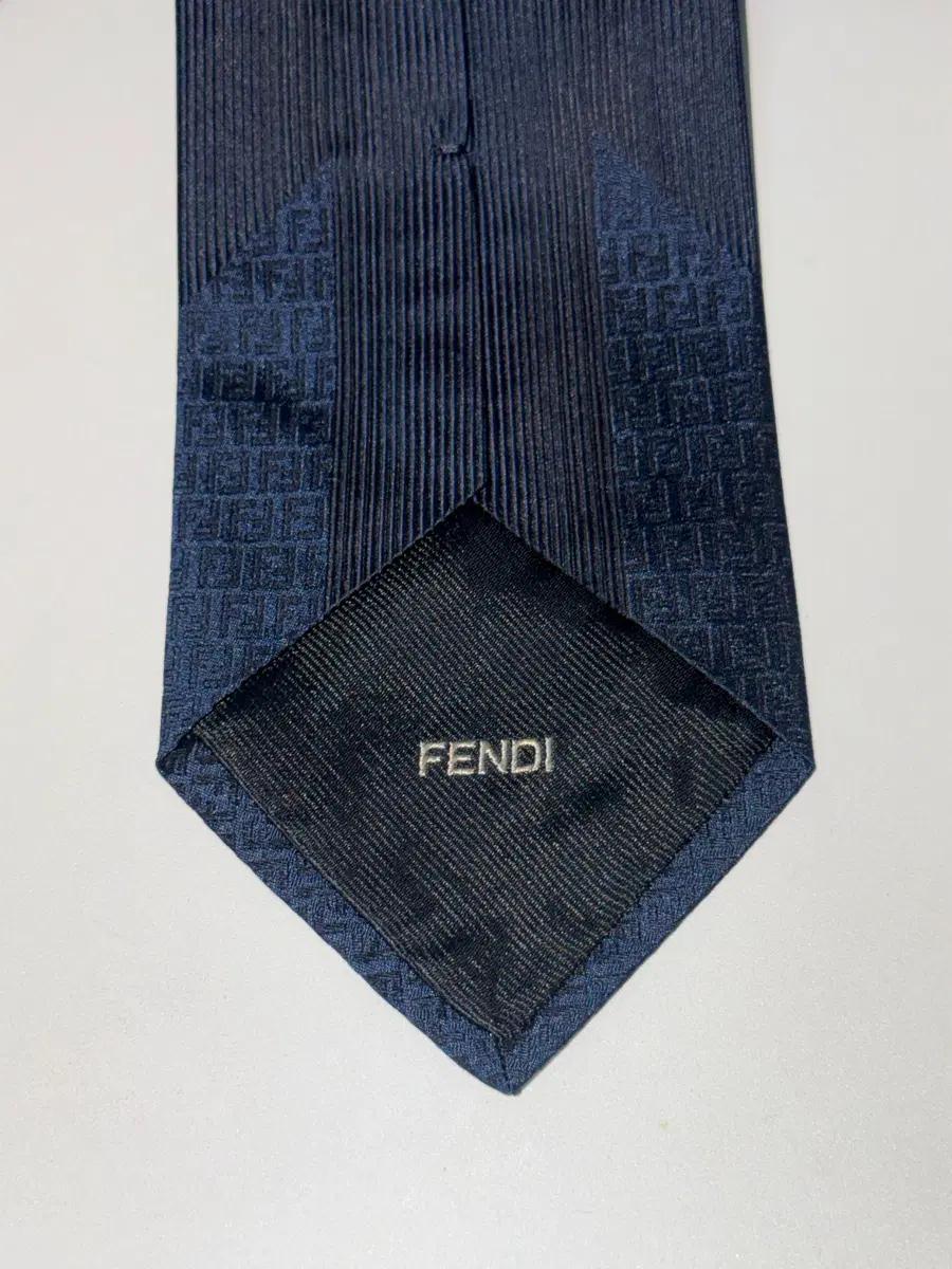 정품 펜디(FENDI) FF 로고 실크 넥타이 네이비 5