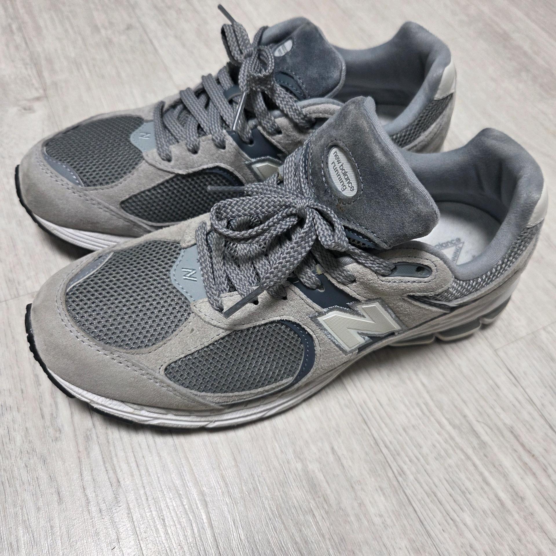 뉴발란스 M2002RST 그레이 스니커즈 2